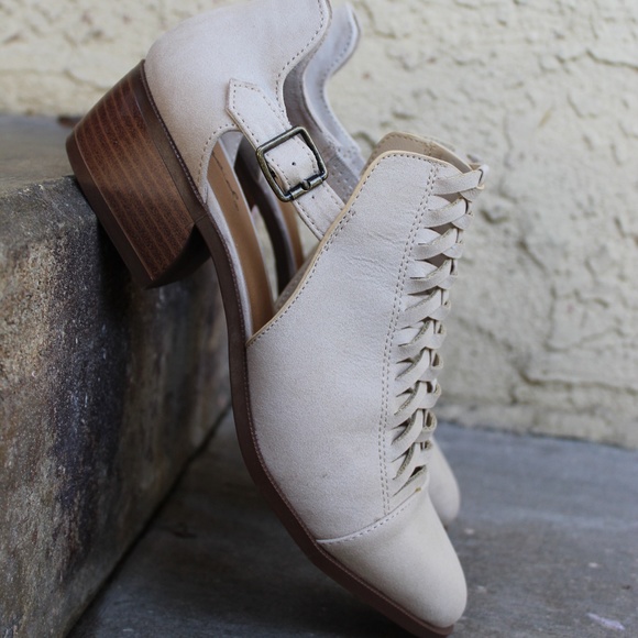 📣LAST PAIR/The Xaylah// Stone caged ankle bootie - Picture 6 of 8